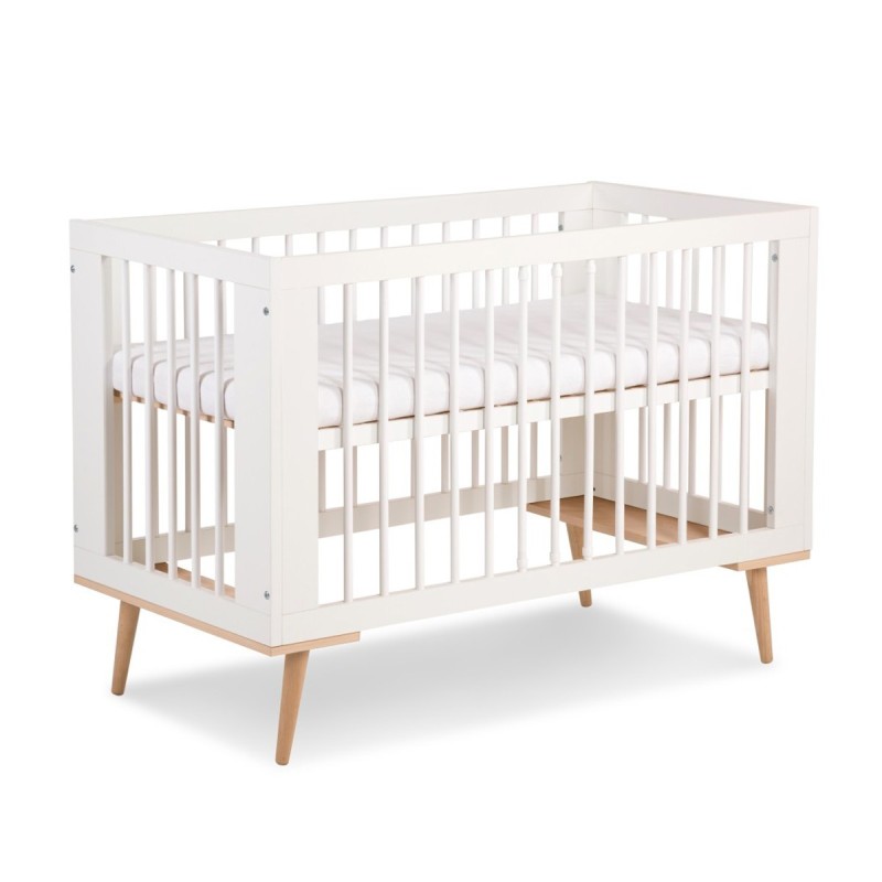 Elégant dans une chambre d'enfant Elégant dans une chambre d'enfant